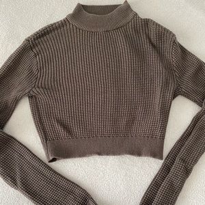 Cropped mock neck garage sweater🤎